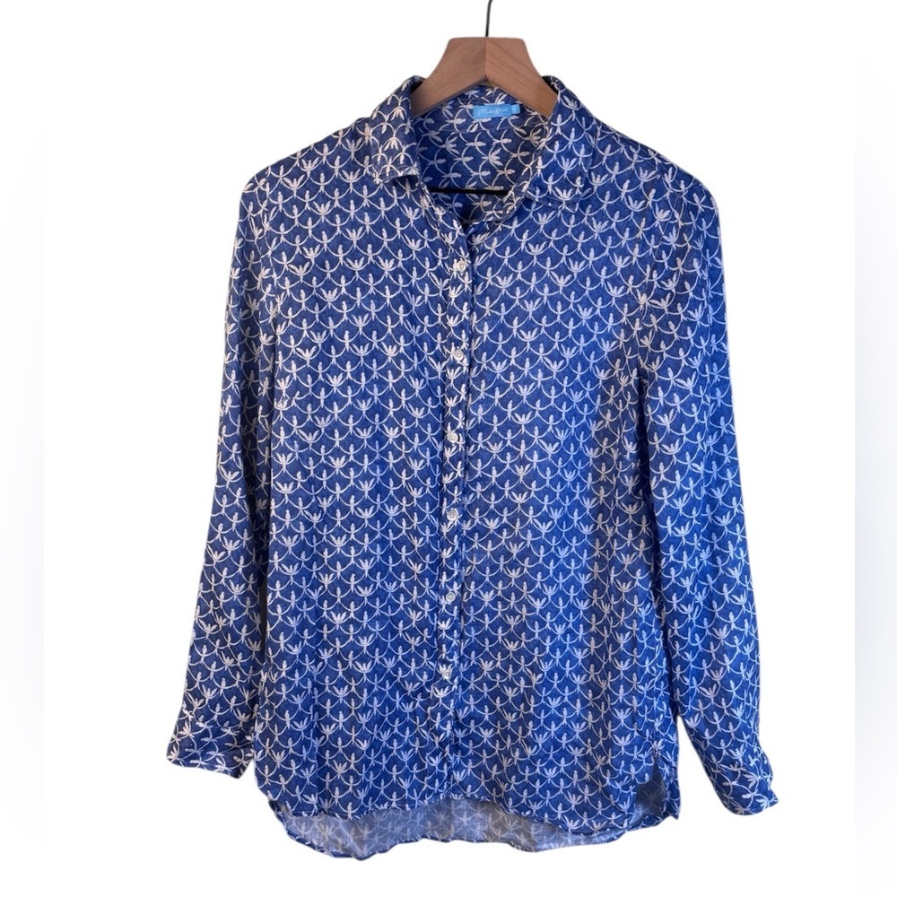 J. McLaughlin Blue and White Bird Print Blouse 100% Linen Relaxed Fit Small